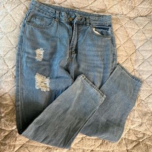 Baggy and high-wasted pants. Unknown brand (ordered from Amazon).